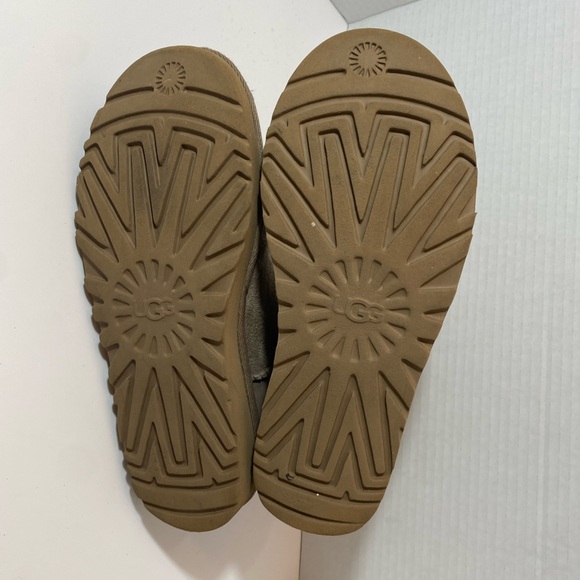 UGG Women’s Classic Mini II Boot Caribou Size 6 - Picture 9 of 10